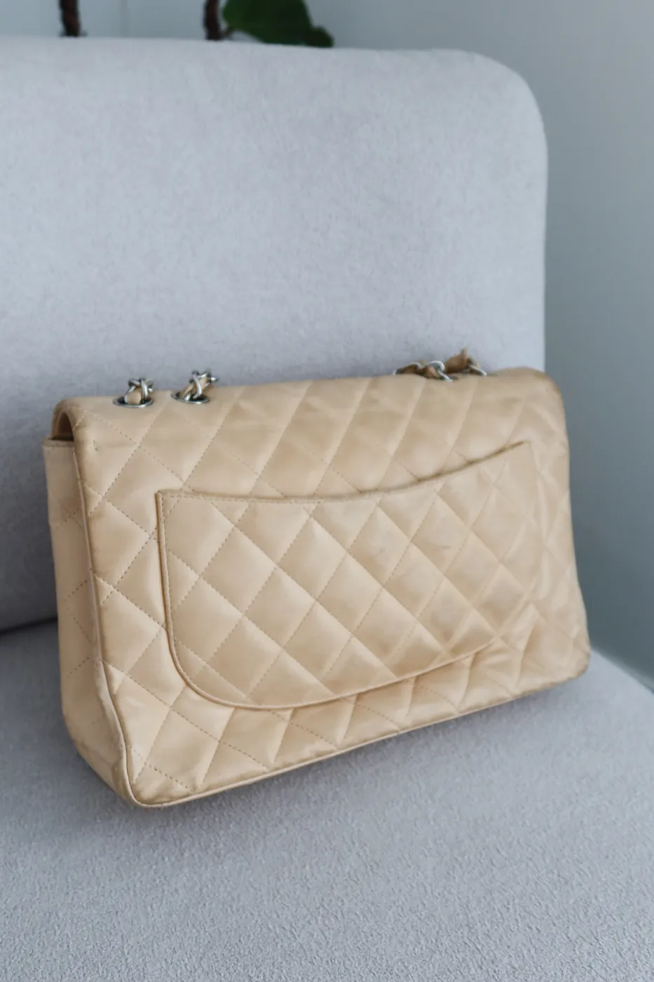 Bolsa Chanel Classic Flap Jumbo Bege - 8
