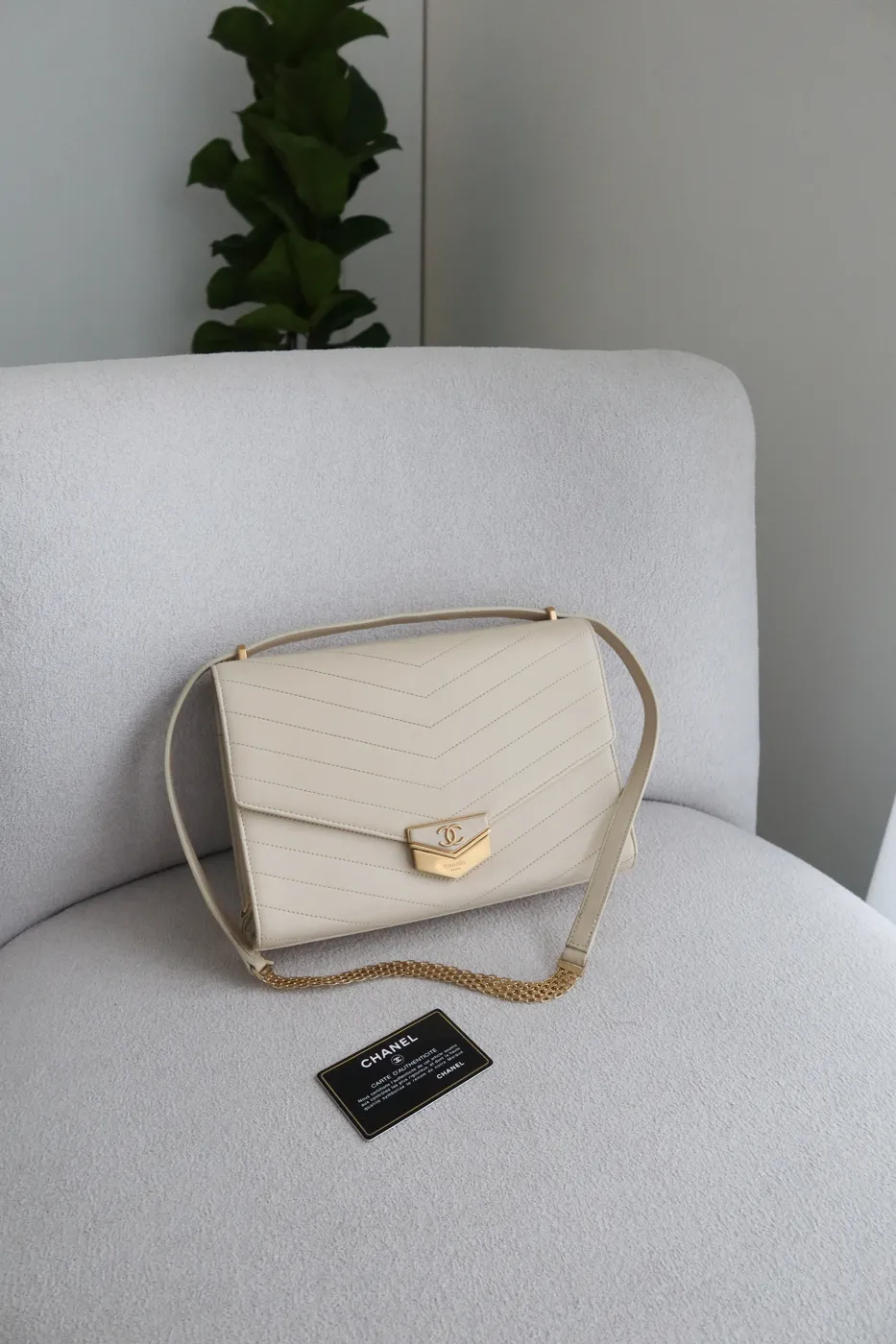 Bolsa Chanel Chevron Medal Branco - 3