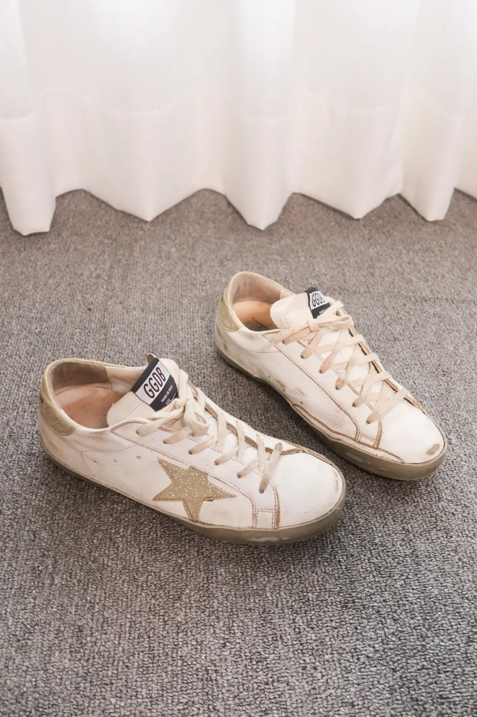 Tênis Golden Goose Super-Star Classic Branco e Dourado - 4