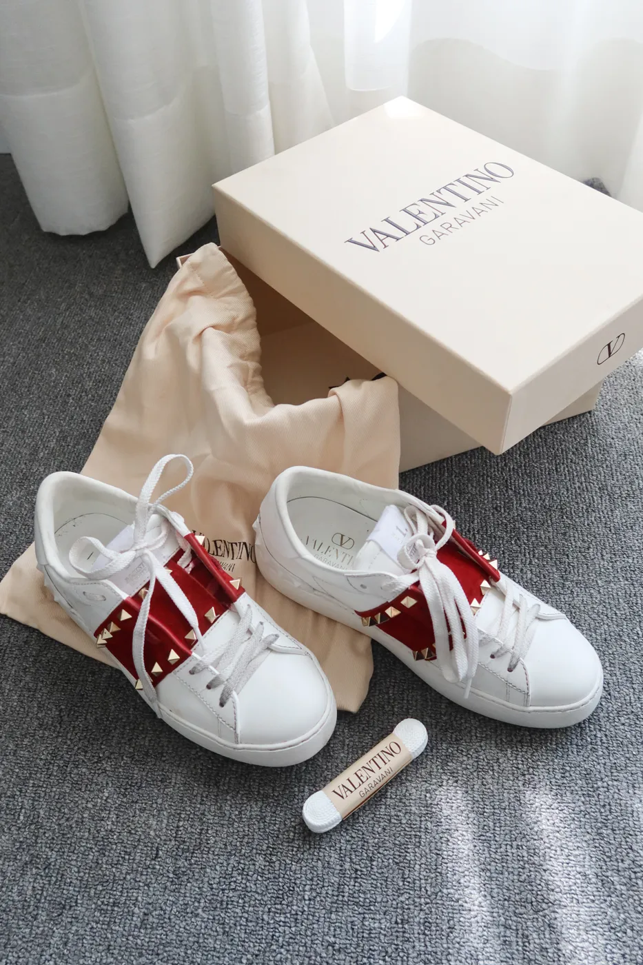 Tênis Valentino Garavani Rockstud Untitled branco e vermelho 36,5 - 2