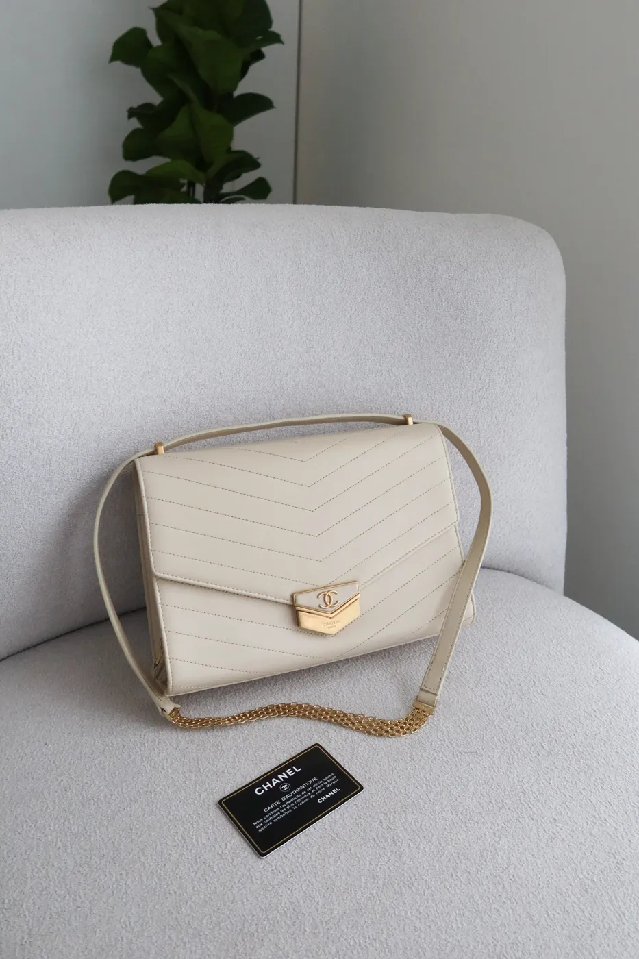 Bolsa Chanel Chevron Medal Branco - 4