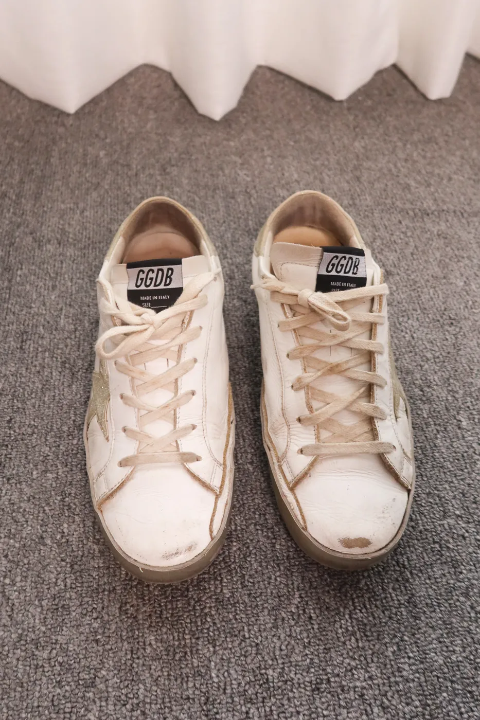 Tênis Golden Goose Super-Star Classic Branco e Dourado - 3