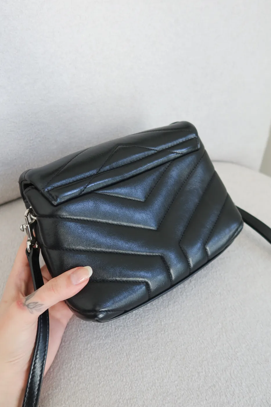 Saint Laurent Loulou Toy Preta - 8