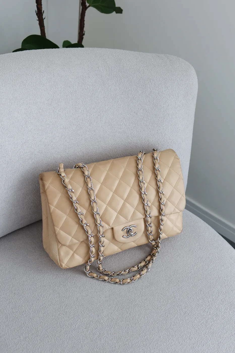 Bolsa Chanel Classic Flap Jumbo Bege - 5