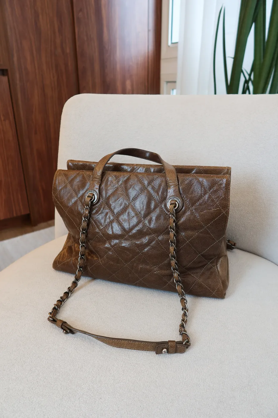 Bolsa Chanel Quilted Tote Marrom - 4