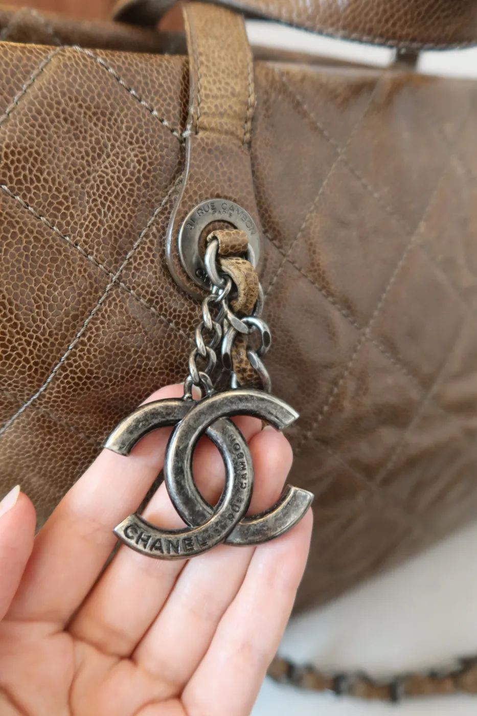 Bolsa Chanel Quilted Tote Marrom - 7