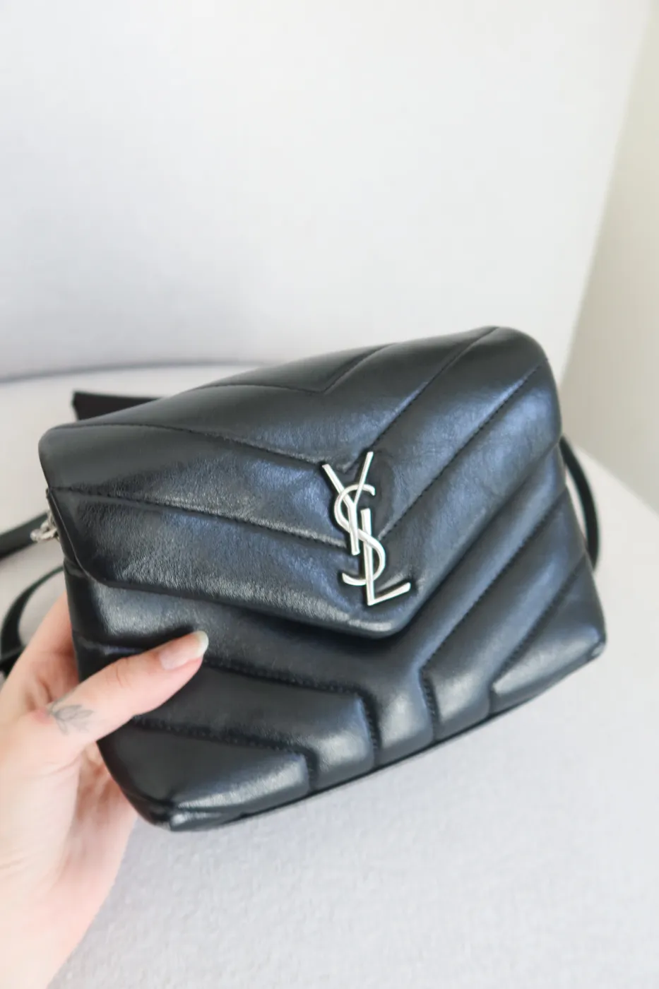 Saint Laurent Loulou Toy Preta - 6
