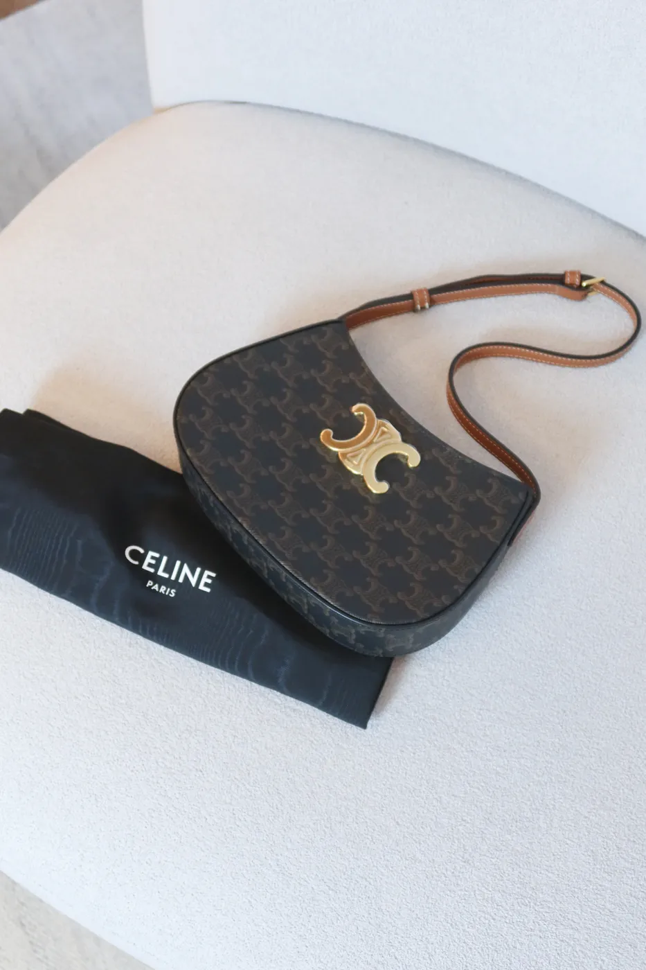 Bolsa Celine Medium Tilly Marrom - 5