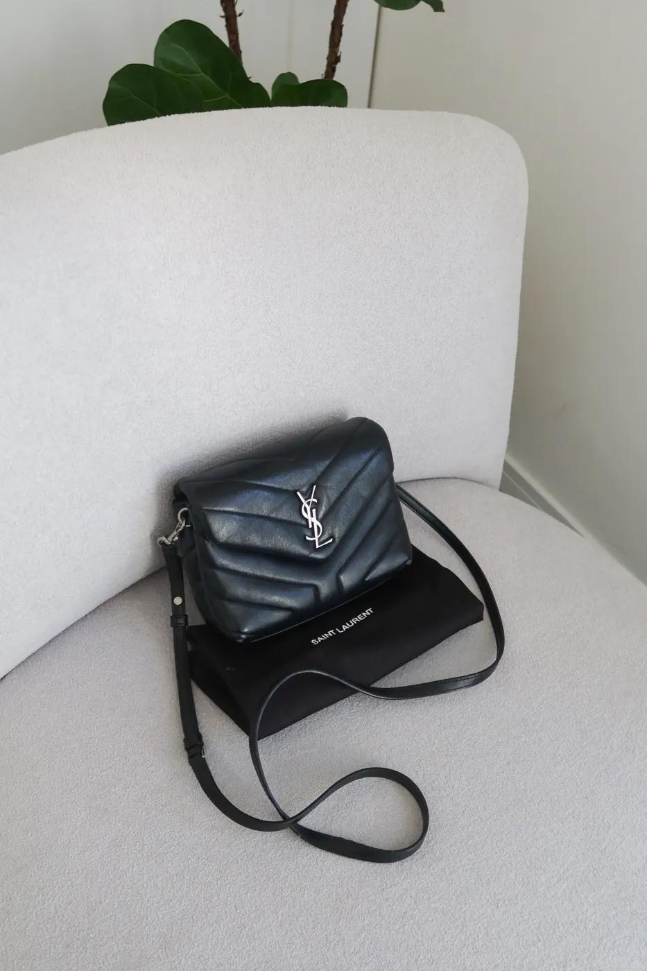 Saint Laurent Loulou Toy Preta - 3