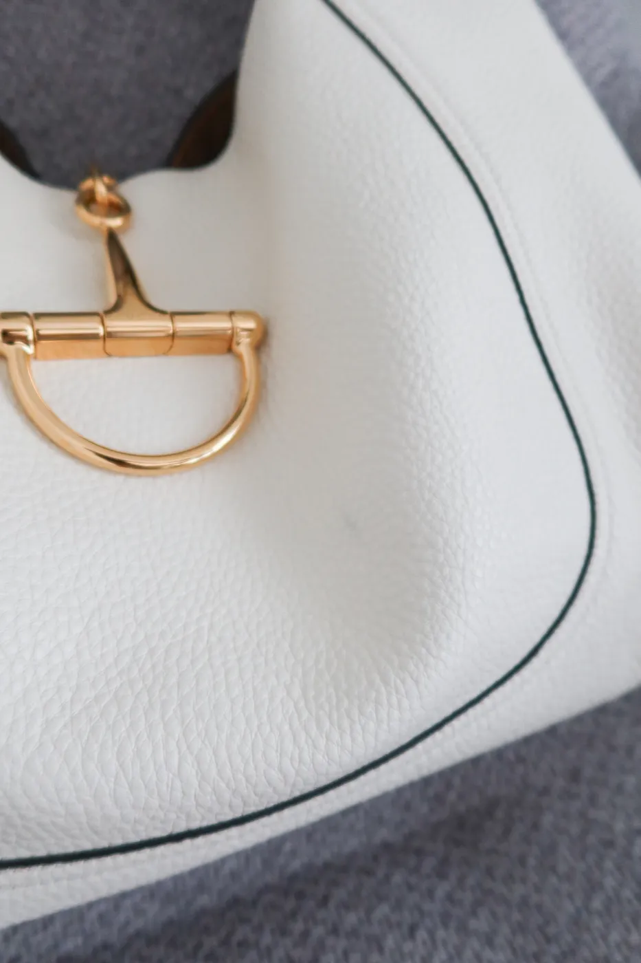 Bolsa Gucci Softbi Branca - 6