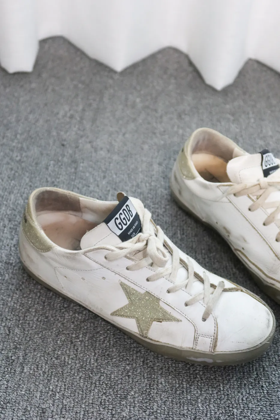 Tênis Golden Goose Super-Star Classic Branco e Dourado - 5