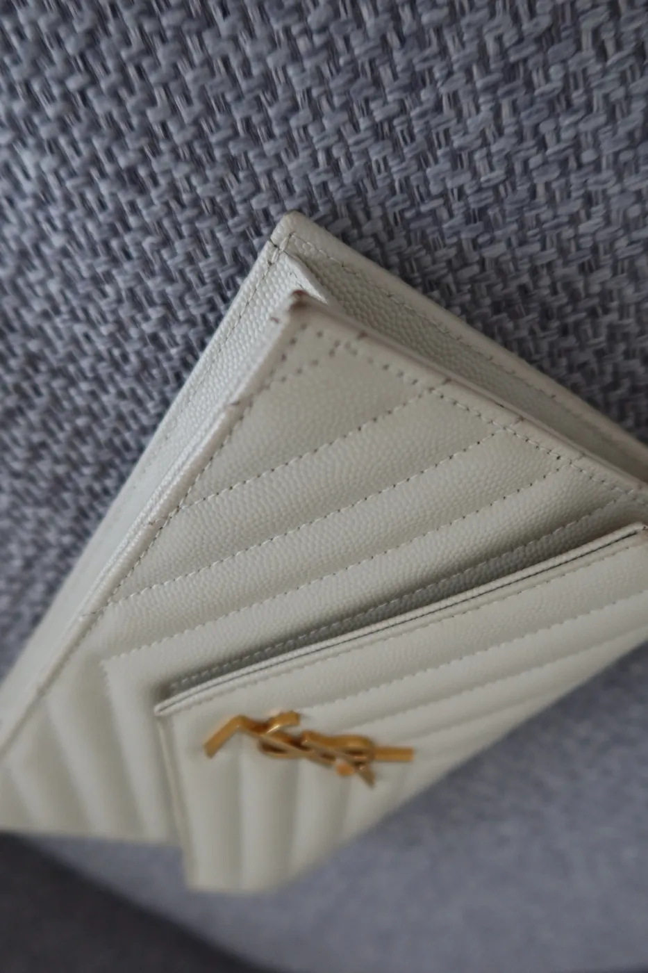 Bolsa Saint Laurent Cassandre Envelope Branca - 8