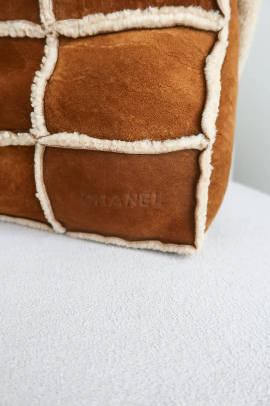Bolsa Chanel Shearling CC Shoulder Marrom - 8