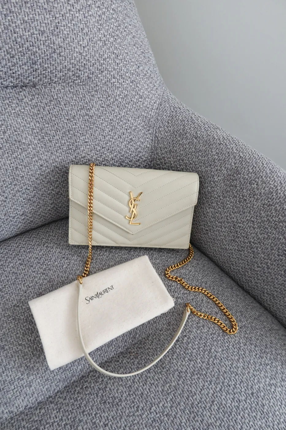 Bolsa Saint Laurent Cassandre Envelope Branca - 3