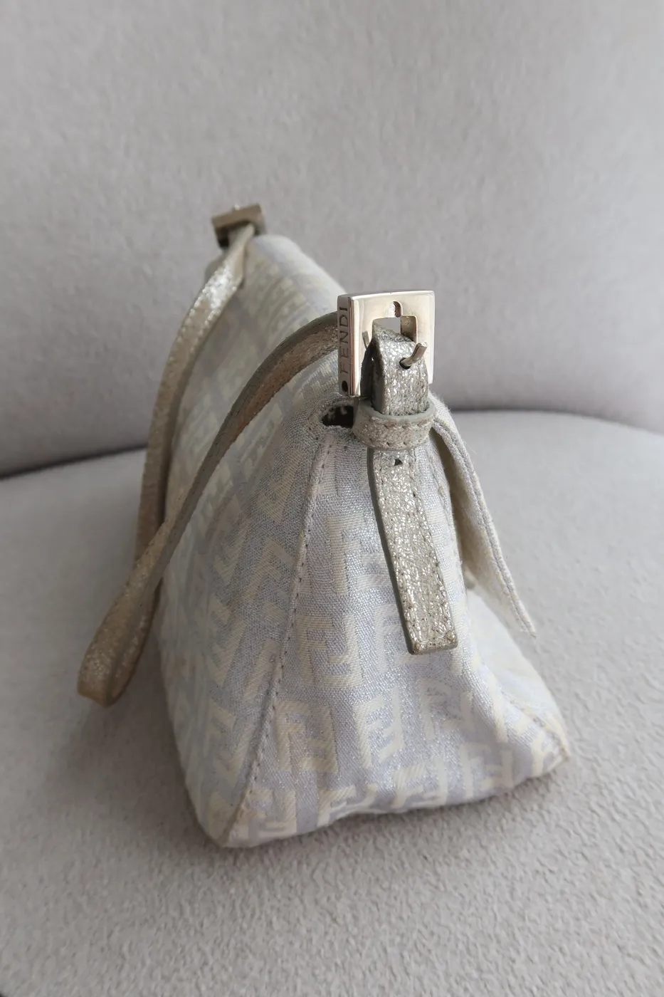 Bolsa Fendi Zucchino Mini Mama Baguette Prateada - 7