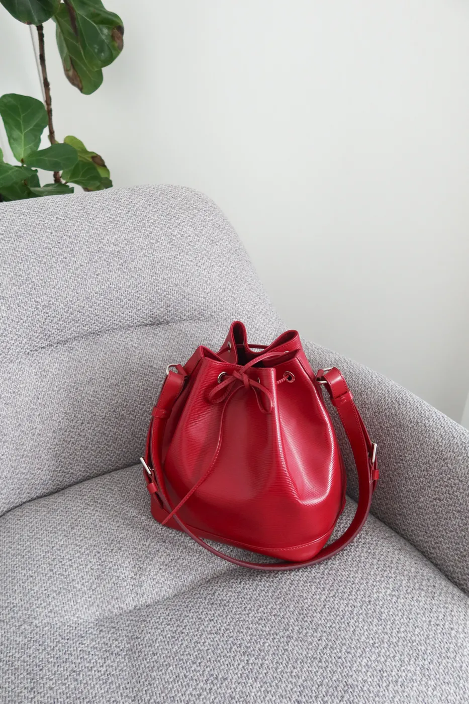 Bolsa Louis Vuitton MM Noe Vermelho - 8