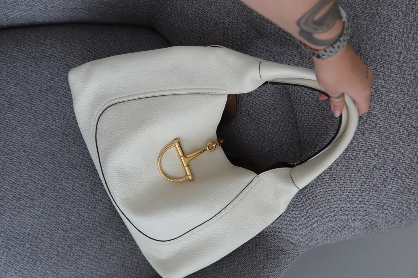 Bolsa Gucci Softbi Branca - 4