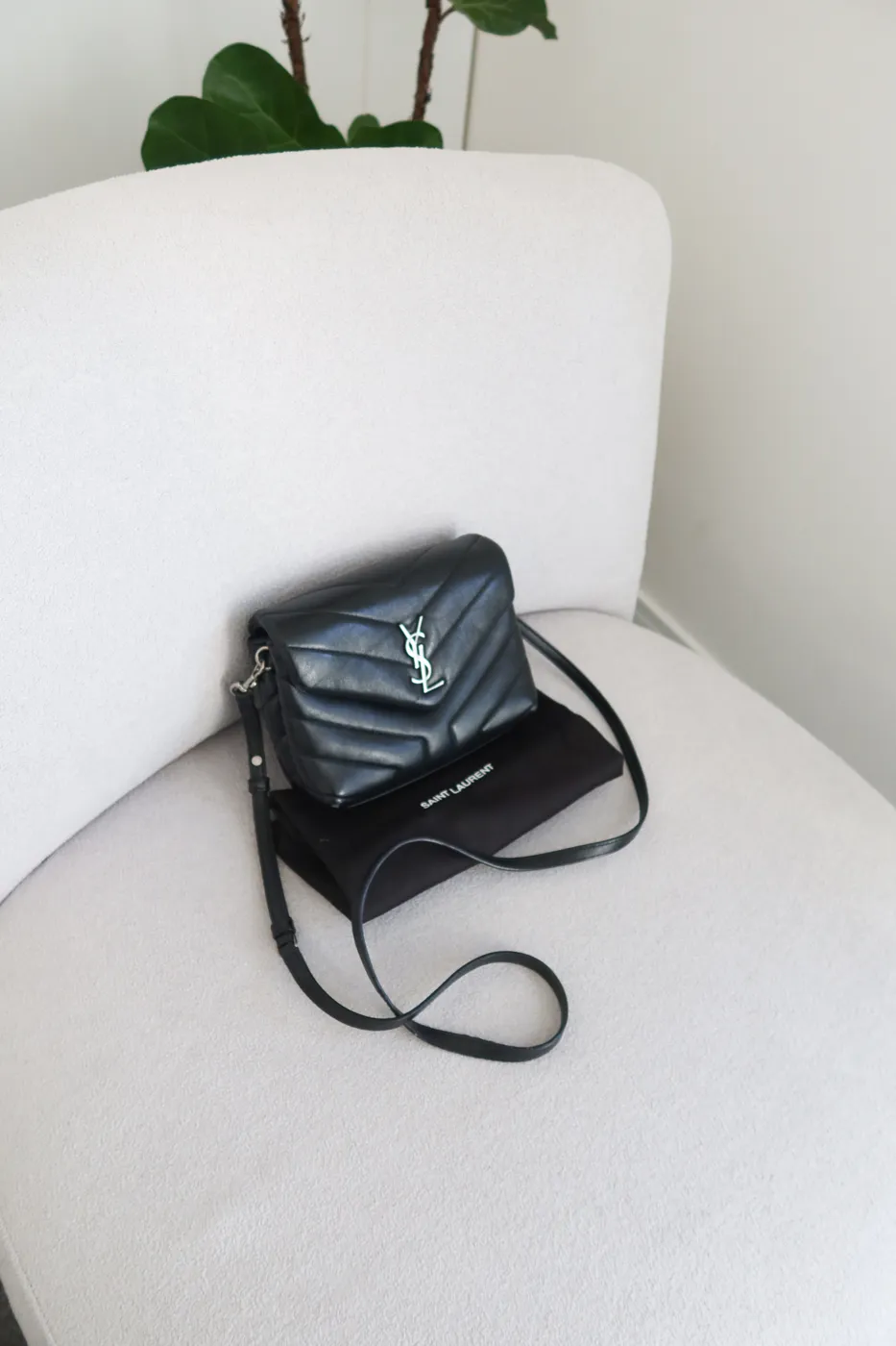 Saint Laurent Loulou Toy Preta - 2