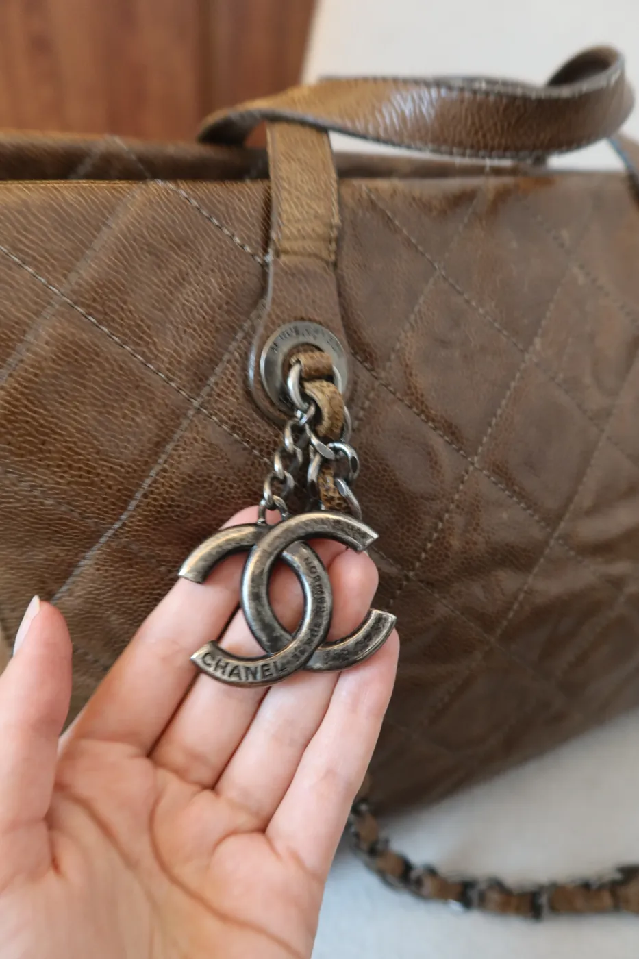 Bolsa Chanel Quilted Tote Marrom - 6