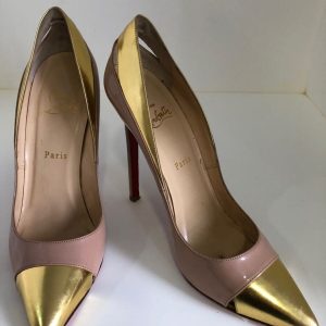 Sapato Louboutin bege com dourado sola 40