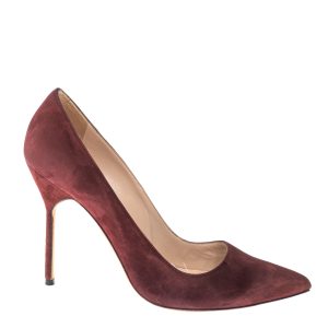 Scarpin Manolo Blahnik Camurça Marrom