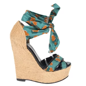 Sandália Gucci Anabela Ráfia e Tecido Estampa Coração