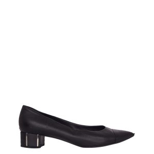 Sapato Chanel Preto c Detalhes em Ferragens Prata Tam395 Br