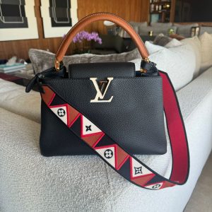 Bolsa Louis Vuitton Capucines Preta e Vermelha