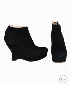 Ankle boot Prada em camurça preta