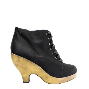 Ankle Boot Chanel preta e dourada Tam 41