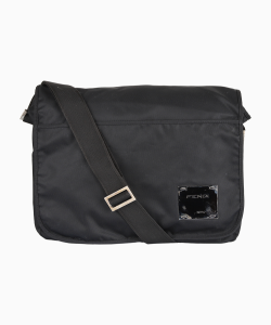 Bolsa Fendi Vintage Nylon Messenger Preta