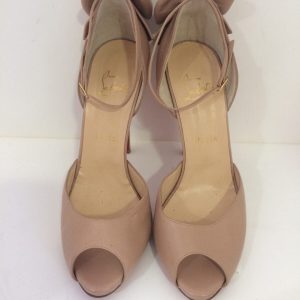 Sapato Louboutin nude laço sola 39