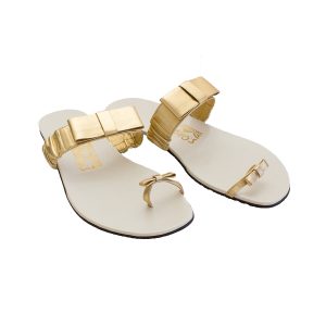 Rasteira Ferragamo Off White com Dourado Tam 40 Br