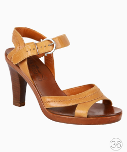 Sandália Ferragamo Couro Caramelo