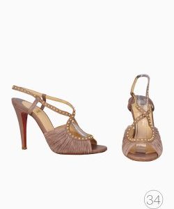 Sandália Louboutin Tachas Nude