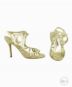 Sandália Manolo Blahnik couro dourado