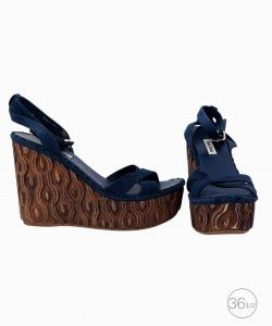 Sandália Miu Miu Criss azul e marrom