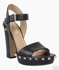 Sandália Valentino Plataforma Rockstud Couro Preta