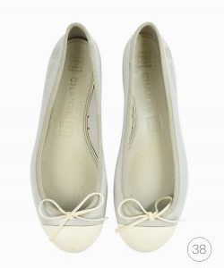 Sapatilha Chanel bicolor cinza