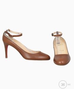 Sapato Louboutin Mary Jane Marrom