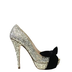 Sapato Miu Miu dourado com laço preto sola 38 Nunca usado