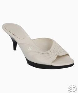 Tamanco Chanel Logo CC Branco