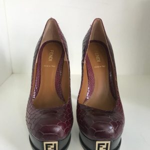 Sandália Fendi vinho sola 375