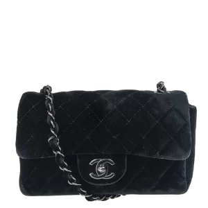 Bolsa Chanel Flap Matelassê Veludo Preta