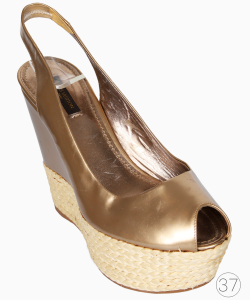 Sandália Louis Vuitton Couro Dourado