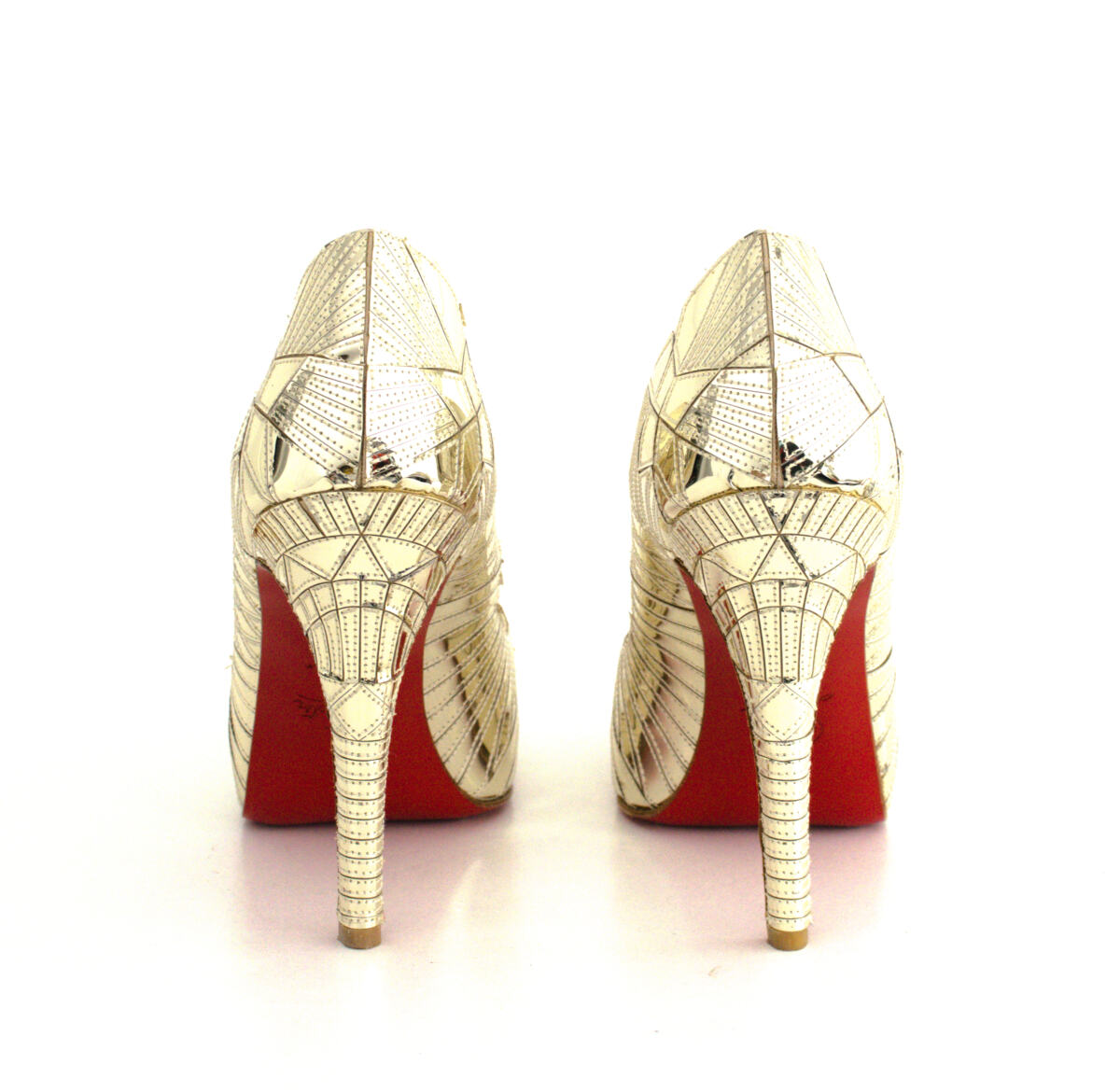 Sapato Louboutin Peep Toe Prata Tam. 39
