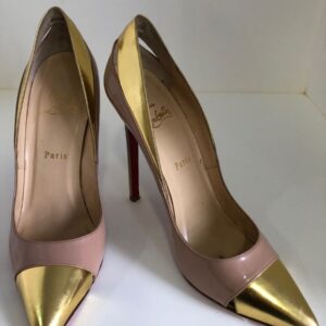 Sapato Louboutin bege com dourado, sola 40