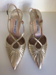 Sapato Manolo Blahnik dourado, sola 40 !