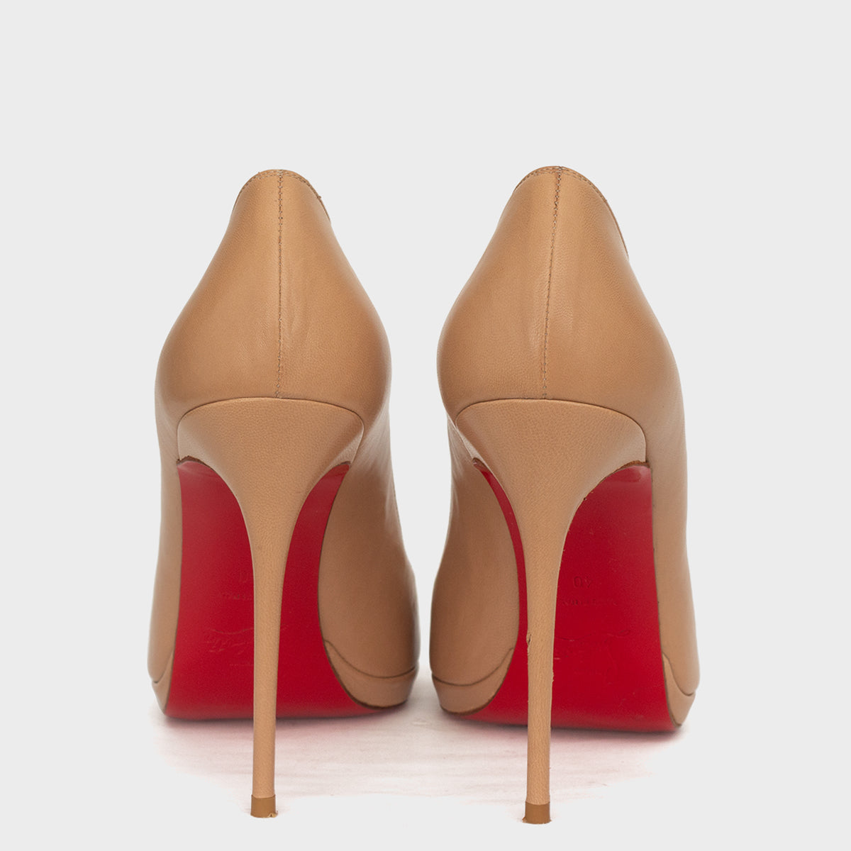 Peep Toe Louboutin Bege Couro Fosco Tam.40