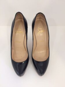 Sapato Louboutin preto sola 37
